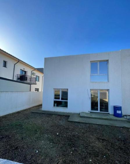 Casa situata in zona Mamaia Sat - 2