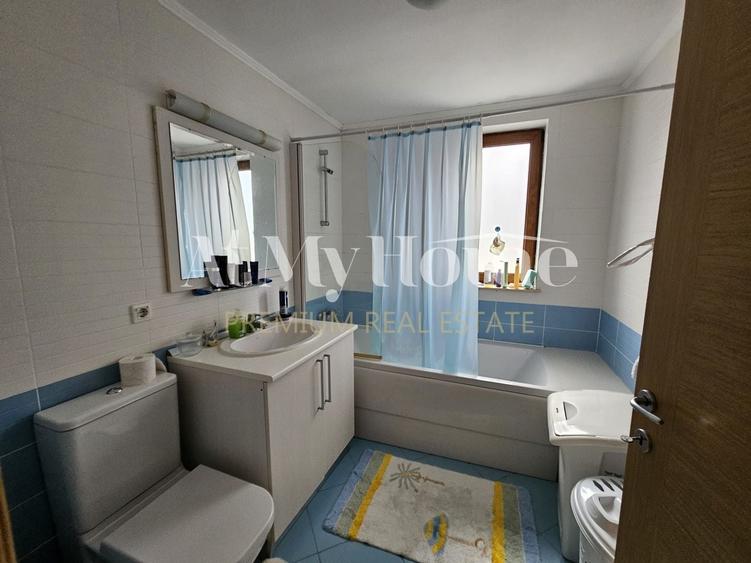 Duplex cu 6 camere cu Piscina în Iancu Nicolae