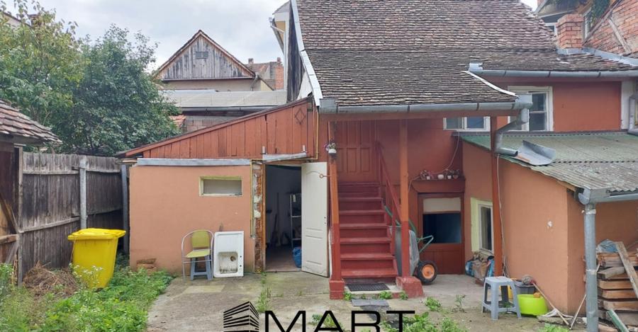 Apartament la casa si curte zona Centrala - 4