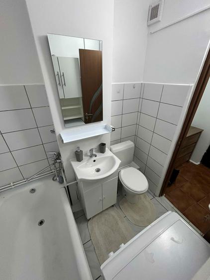 Inchiriez Garsoniera Tractorul - 6