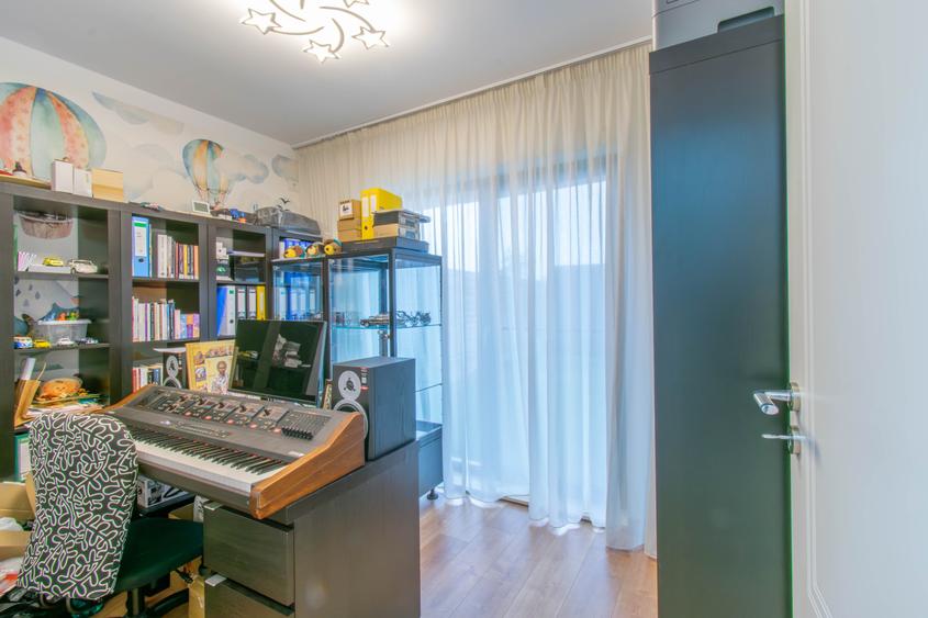 Vilă modernă cu vedere la lac, minicomplex inchis - 11