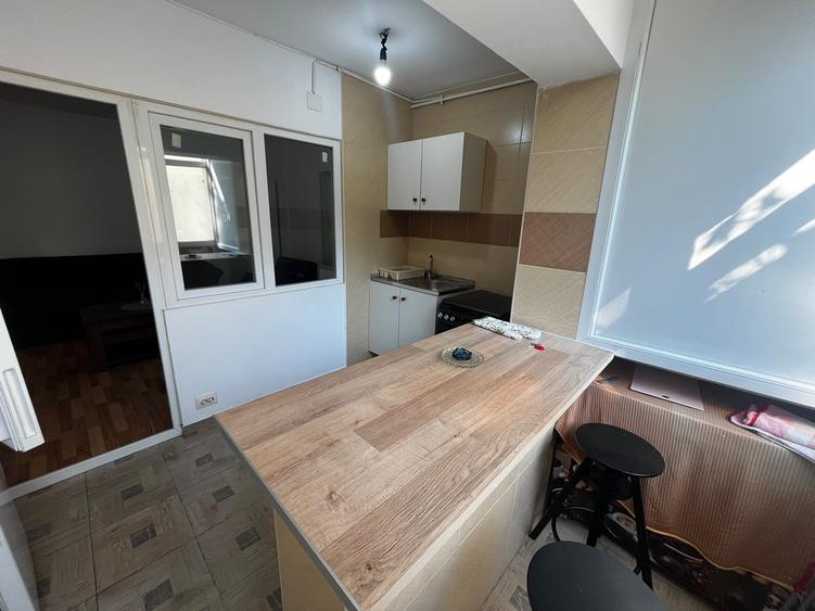 Apartament cu 3 camere decomandat în Politehnica