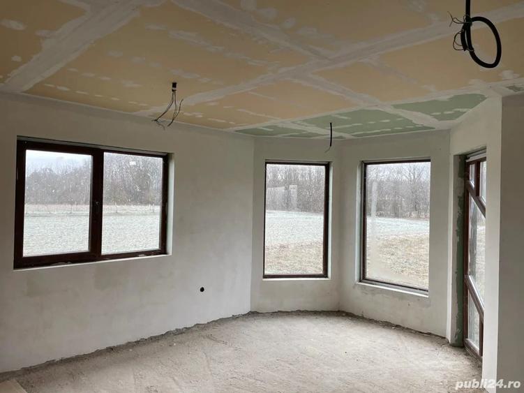 Vand Casa ?i Teren in Raturile Medie?ului - 2