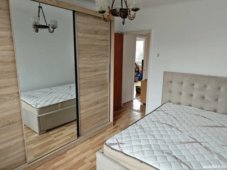 Apartament cu 3 camere semidecomandat, mobilat în Berceni