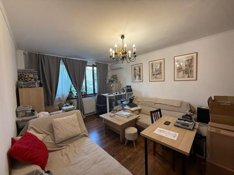Apartament cu 4 camere decomandat, mobilat în Drumul Taberei