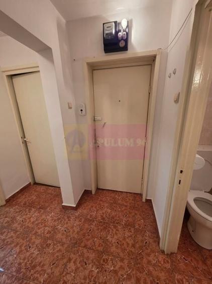 Apartament cu 3 camere de vanzare in Campina - Zona Liceul Energetic - 2