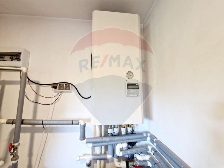 Casă / Vilă cu 4 camere de vânzare - 24