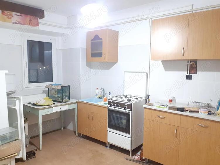 Vanzare Apart.1 cam. cf.1 dec., et. 4 din 8 cu lift, supr.utila 37.mp., zona Bariera-Calarasilor - 2