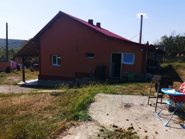 Casa 3 camere STEFANESTI , teren 594mp, mobilata - 9