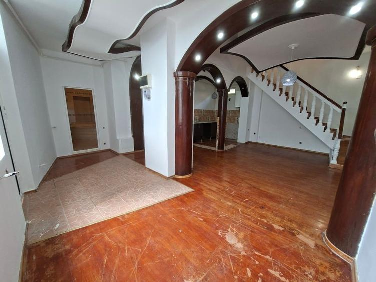 Piata Unirii, Calea Calarasilor, Hala Traian, PROPRIETAR, vand casa P+M, 4 cam. - 3