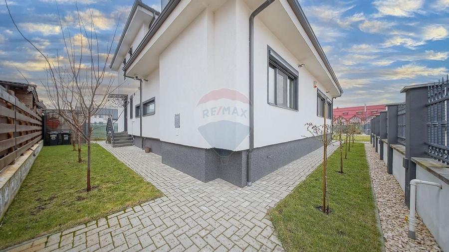 Casă premium cu 270 mp utili, 7 camere ,curte generoasă în Bartolomeu - 37