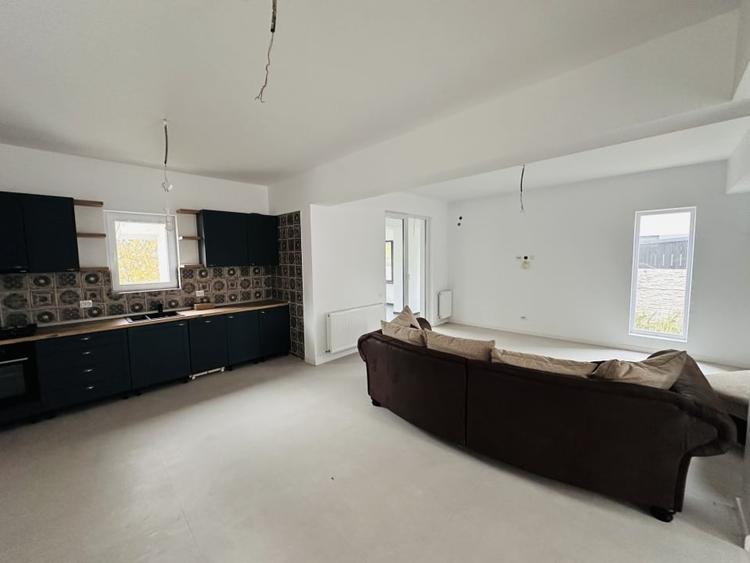 Vila superba Rosu, zona Crinului, 4 camere+terasa inchisa, 249 mp teren, 153 mp - 5