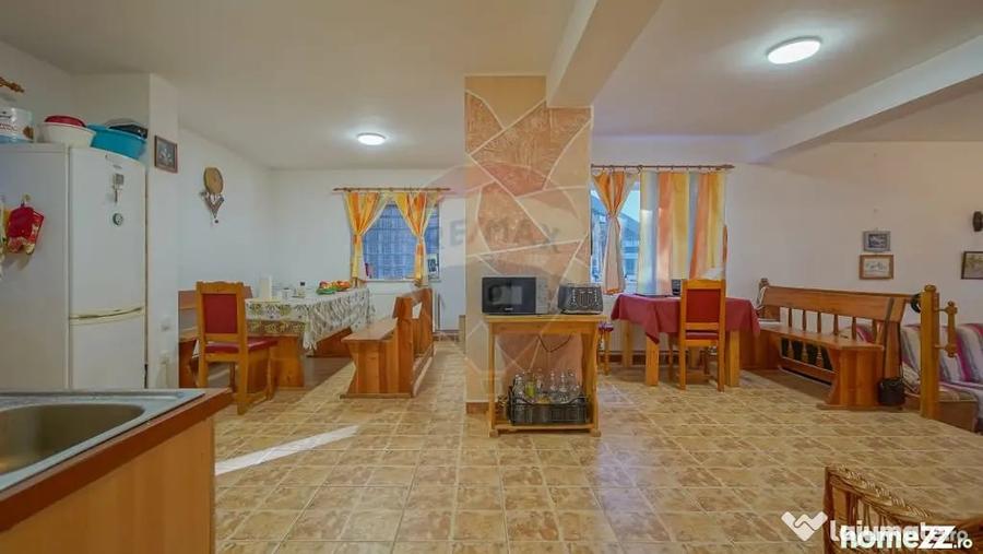 Casă cu 7 camere cu Teren 596 Mp în Poiana Brașov