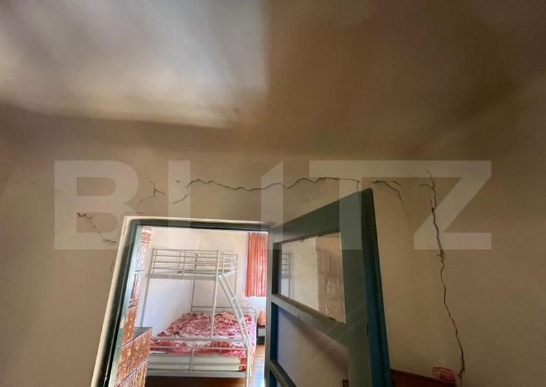 Casa tradi?ionala cu teren 4.500 mp ?i anexe gospodare? - 3