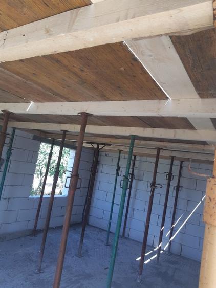 Casa la rosu renuntare proiect,,.pentru mai multe detalii 0755627407 - 8