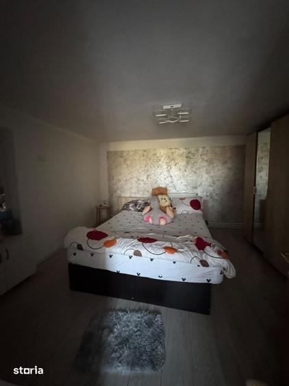 Casă cu 4 camere cu Teren 1160 Mp în Podari