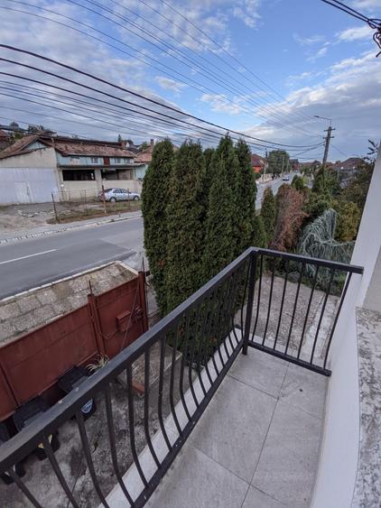 Casă cu etaj de vânzare, 5 camere, 2 băi, Dâmbu Rotund zona strada Livezeni - 11