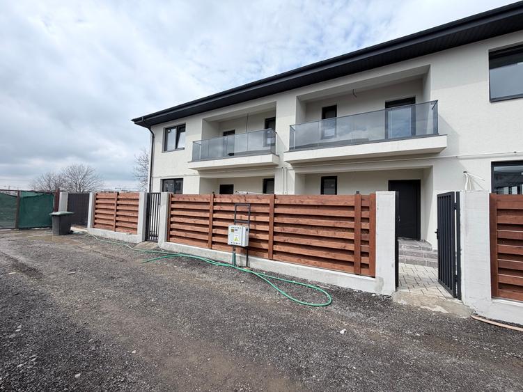 Casa P+1+Pod. 3 cam. Util 110mp. Teren 237mp - 1