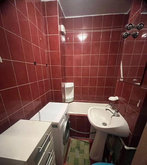 Apartament 2 camere, 45 mp, decomandat, balcon, metrou, 1 Decembrie 1918 - 6