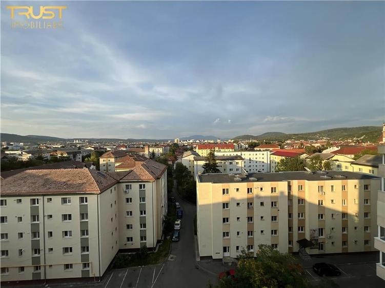 A3 camere l Decomandat | M. Eminescu l Etaj Intermediar - 11