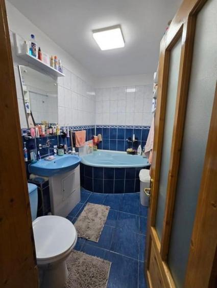 Apartament cu 2 camere semidecomandat, mobilat în Decebal