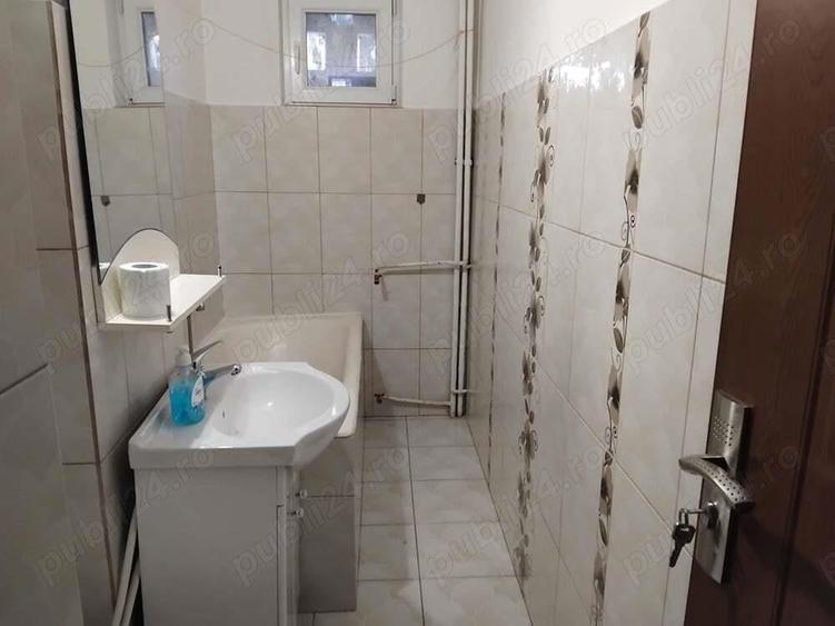 Se. Ofera spre vanzare un apartament deosebit cu 3 camere,et 3,Str Republicii,zona Nord,Rm Valcea - 3