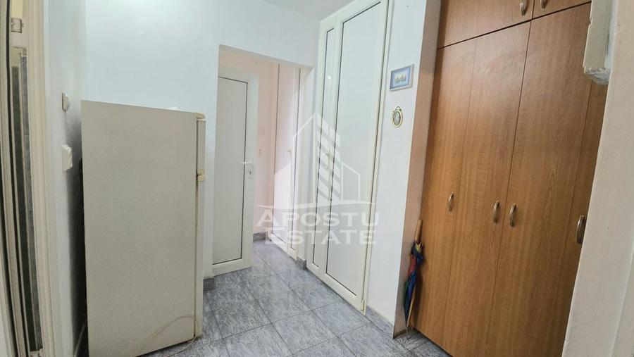 Apartament cu 2 camere, etaj intermediar, decomandat, zona Lipovei - 7