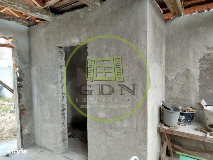 Casa cu o camera si curte individuala - 2