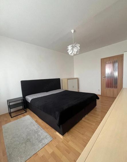 De inchiriat apartament cu o camera in Piata 700 - 3
