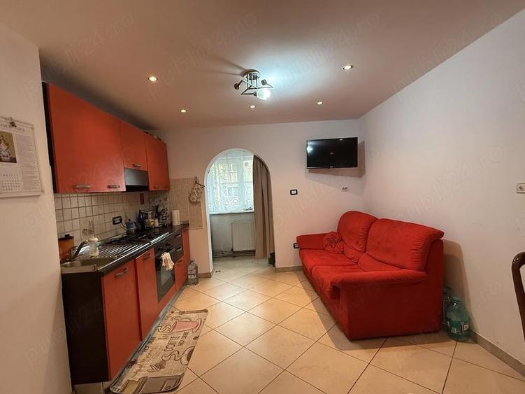 Vand apartament in caransebes etaj 1 - 2