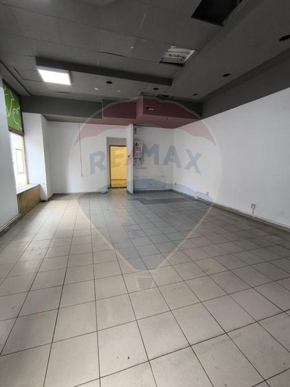 Spațiu comercial semicentral de inchiriat - 4
