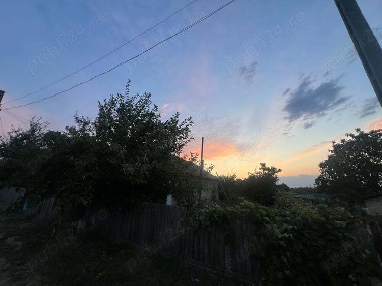 casa batraneasca + teren - 2