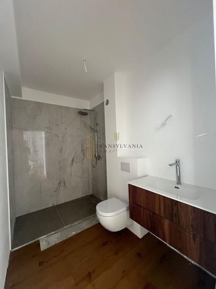 Apartament 4 camere, suprafata generoasa - 13
