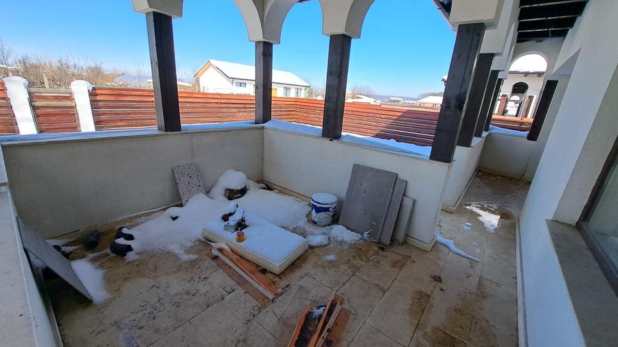 CASA 4 CAMERE CU SUPRAFATA GENEROASA IN  STIL NEOROMANESC - 48