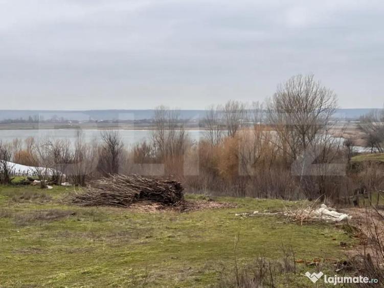 Teren intravilan 2142 mp vedere lac Geormane - 1