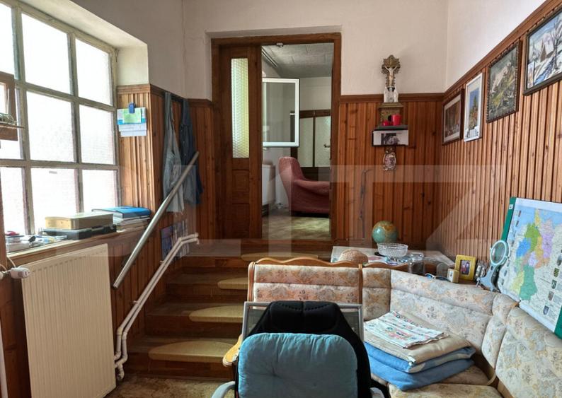Casa saseasca de vanzare, curte, gradina, teren 3000 mp - Ji - 13