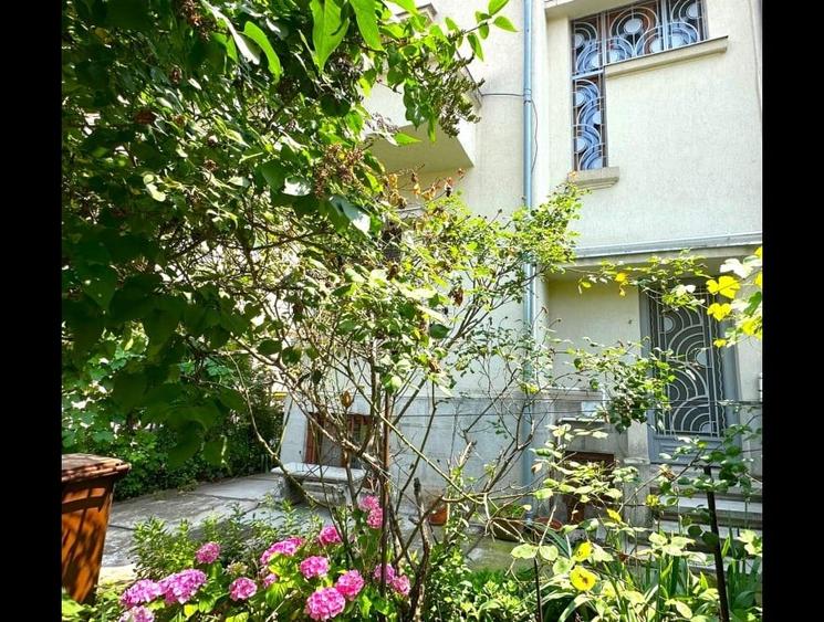 Vila D+P+E+Pod Piata Dorobanti - 1