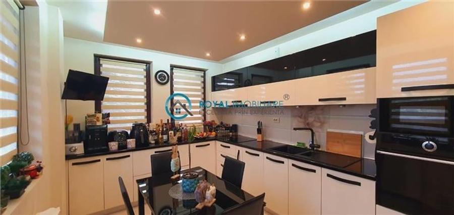 Royal Imobiliare-Vanzare Vila Zona Blejoi - 18