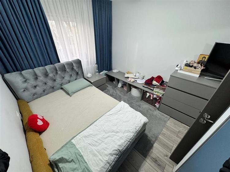 Apartament 3 camere,renovat si mobilat moder, etaj 1,  Stefan cel Mare - 12