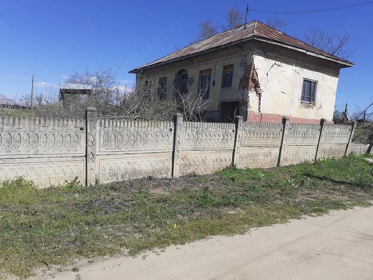 vand proprietate in mediu rural la 5 km de Dunare - 1