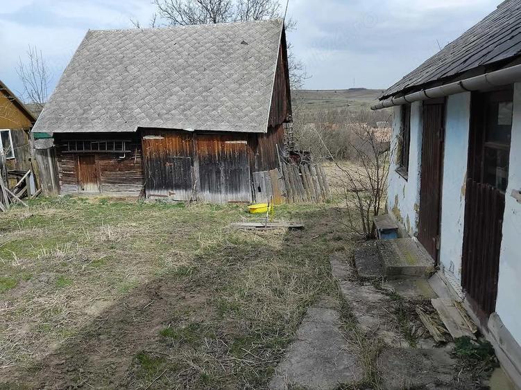 Vand casa traditionala cu teren in Manastireni,jud.Cluj - 2