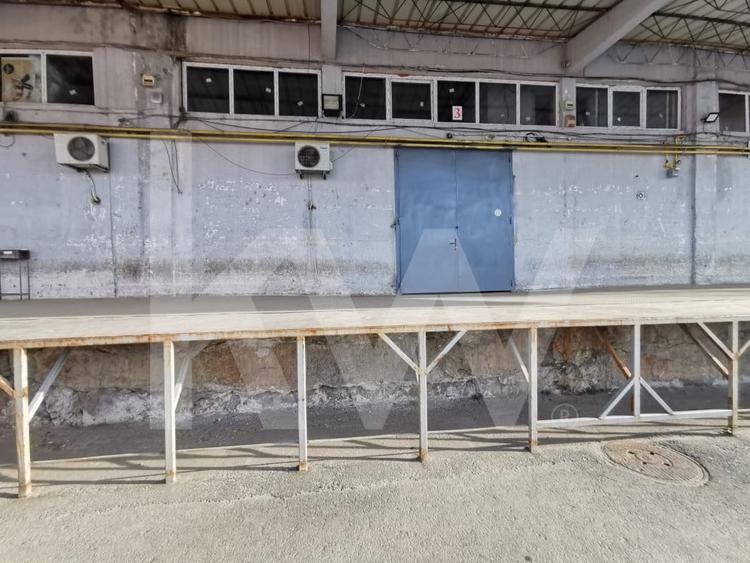 Depozite | 1600 mp | compartimentare la cerere | 8 m inaltime - 4