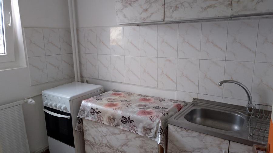 Titan, metrou 1 Decembrie, proprietar - 3