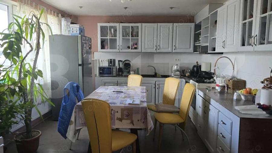 Casa 5 camere, 300 mp, zona UNIO - 13