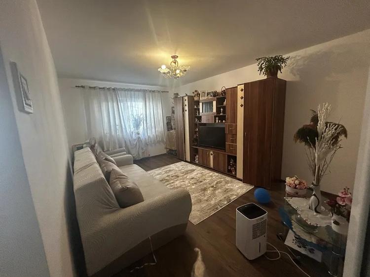 Apartament cu 2 camere decomandat, mobilat în Cug