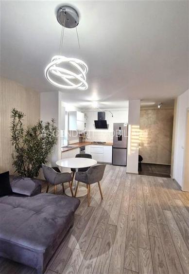 Penthouse cu 2 camere, zona Libertății