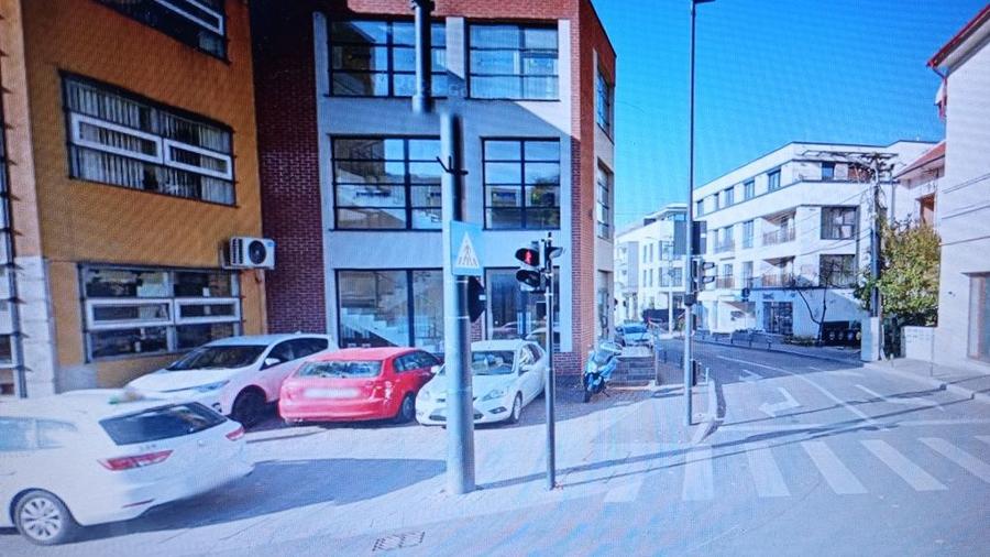 Spatiu comercial.birouri . motilor Nr 100 - 4