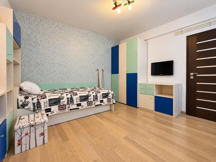 Apartament cu 4 camere decomandat, mobilat în Tomis Nord