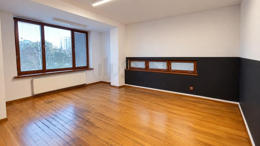 Apartament cu 6 camere semidecomandat în Dorobanți
