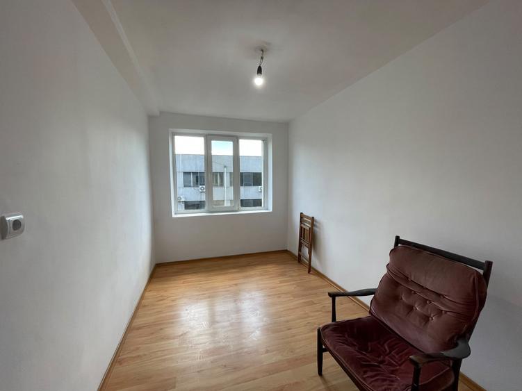 Apartament cu 3 camere decomandat în Păcurari